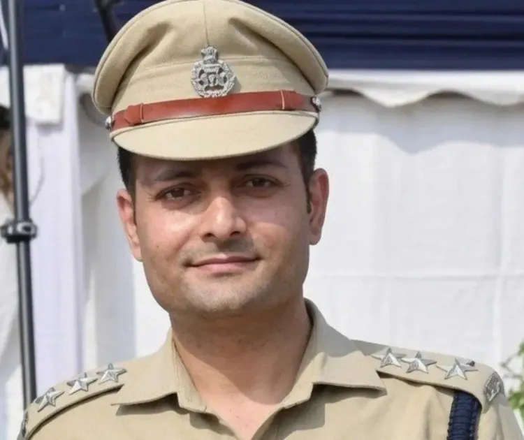 Delhi ACP files casteist remarks FIR against journalist, two others