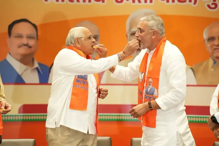 How Did Gujarat BJP Celebrate NDA's Victory in Bihar Elections?