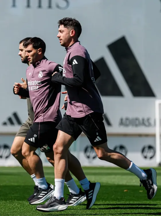 UEFA Champions League: Mbappe and Bellingham Ready for Crucial Madrid vs. Man City Showdown