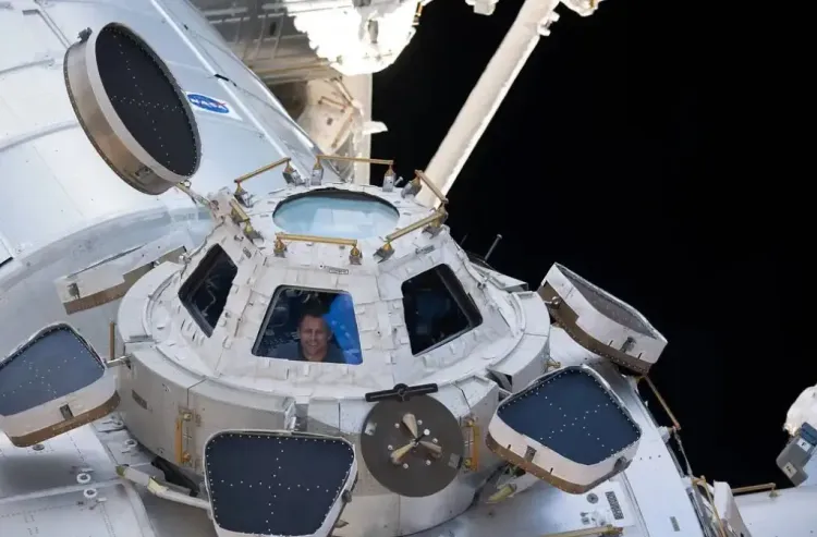 एस्ट्रोनॉट्स ने चांद का चक्कर लगाकर 7,000 से अधिक तस्वीरें संग्रहीत कीं, जानिए कपोला मॉड्यूल की विशेषताएँ