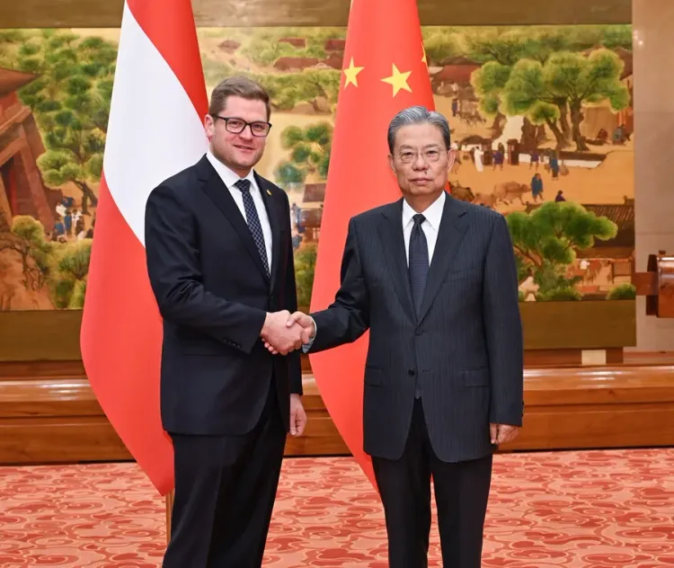 चीन और ऑस्ट्रिया के संबंधों में नई ऊँचाइयों की ओर चाओ लेची की महत्वपूर्ण बैठक