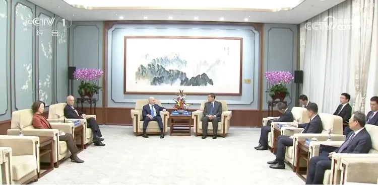 क्या चीन-अमेरिका आर्थिक और व्यापारिक संबंधों के स्थिर विकास को बढ़ावा दिया जा सकता है?