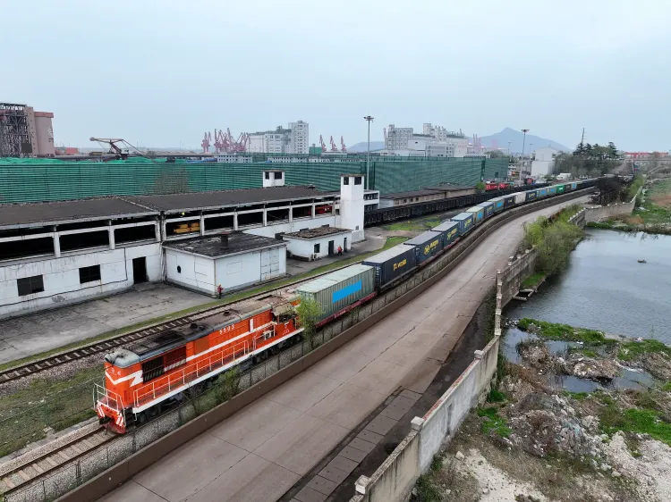 चीन-यूरोप कार्गो एक्सप्रेस ने पहली तिमाही में 5,460 यात्रा की