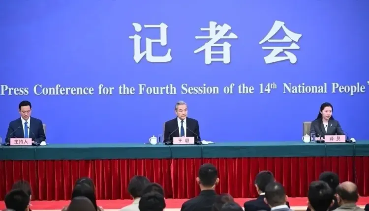 चीन की पड़ोसी नीति: वांग यी का ईरान पर महत्वपूर्ण बयान