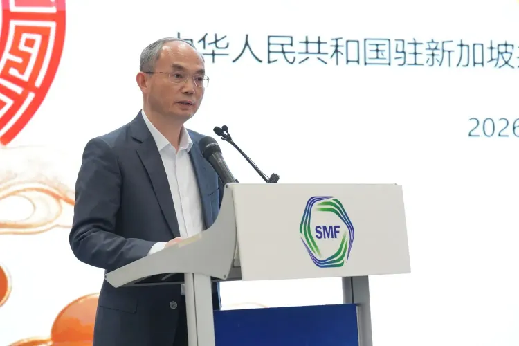 चीन और सिंगापुर के बीच संवाद: एआई और अन्य क्षेत्रों में सहयोग की संभावनाएँ