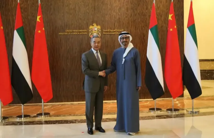 क्या चीनी विदेश मंत्री ने यूएई के उप प्रधानमंत्री एवं विदेश मंत्री के साथ की बैठक?