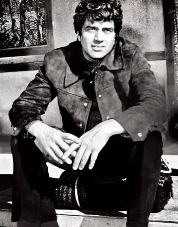 क्या छह दशकों की फिल्मी यात्रा का अंत हो गया? धर्मेंद्र की याद में गमगीन हुआ बॉलीवुड