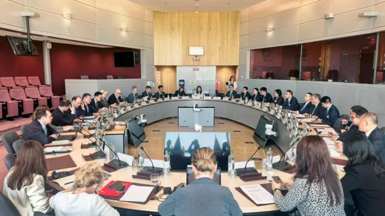 चीन-EU व्यापार परामर्श तंत्र की पहली बैठक ब्रसेल्स में, चार मुख्य मुद्दों पर संवाद