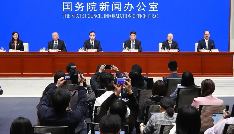 चीन का 2030 तक सेवा उद्योग ₹1,000 खरब युआन तक पहुँचाने का लक्ष्य, 10 मुख्य क्षेत्रों में योजना