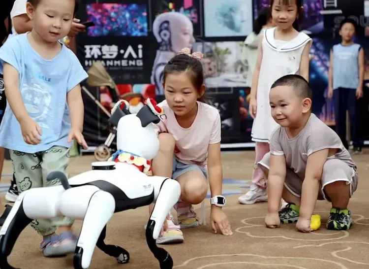 क्या चीन लगातार 12 वर्षों से दुनिया का सबसे बड़ा औद्योगिक रोबोट बाजार बना हुआ है?