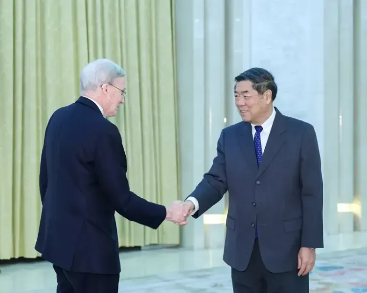 क्या चीनी उप-प्रधानमंत्री ने चीन-अमेरिका आर्थिक और व्यापार संबंधों के स्थिर विकास पर जोर दिया?