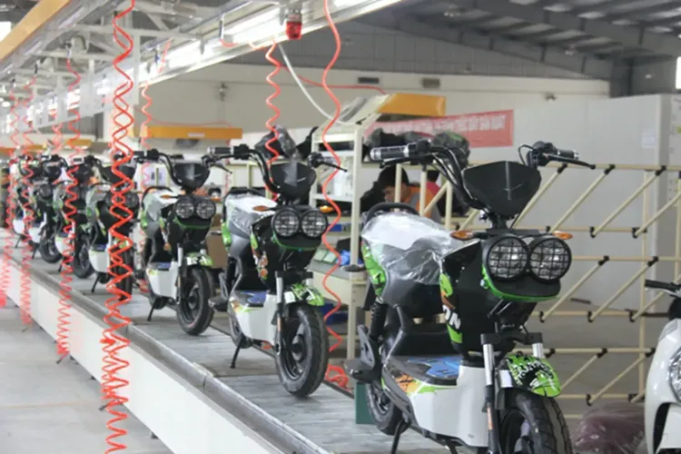 China's factories struggle as youth shun blue-collar jobs, skills gap widens