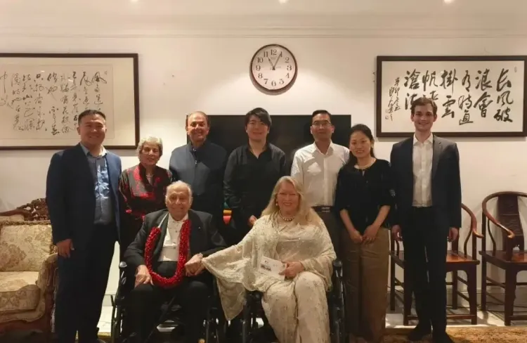 क्या चीनी कौंसुल जनरल ने लांग लांग और जुबिन मेहता से मुलाकात की?