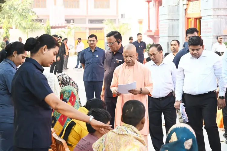 सीएम योगी ने जनता दर्शन में समस्याओं का त्वरित समाधान का किया आश्वासन