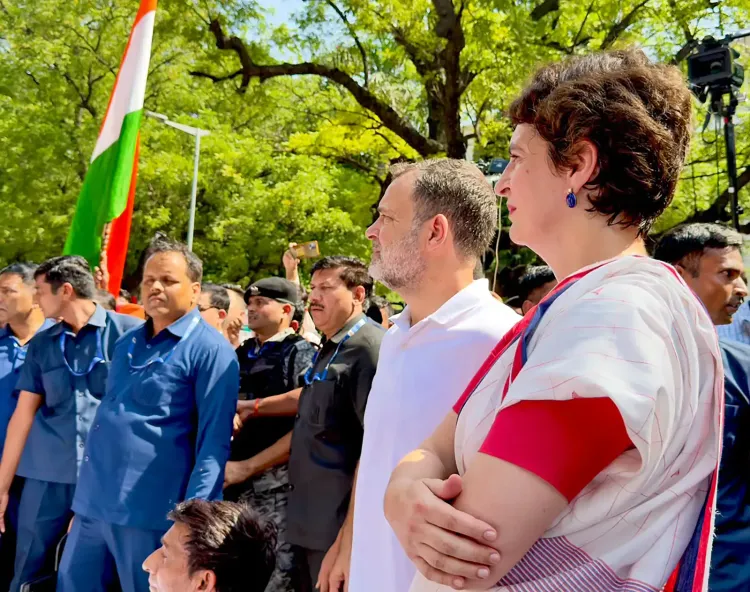 इंडी गठबंधन का चुनाव आयोग के खिलाफ मार्च, प्रियंका गांधी हिरासत में; ज्ञानेश कुमार हटाने की मांग