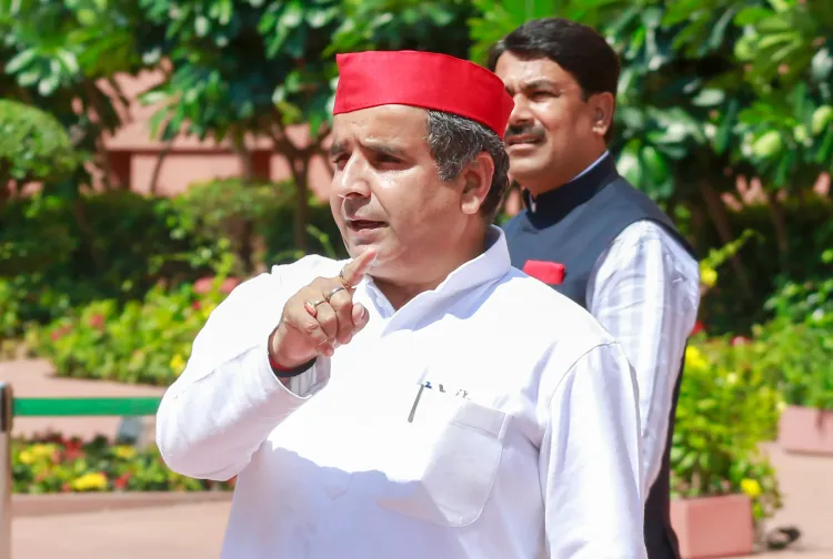 यूपी में 2 करोड़ मतदाताओं के नाम काटने का आरोप, धर्मेंद्र यादव ने चुनाव आयोग पर उठाए सवाल