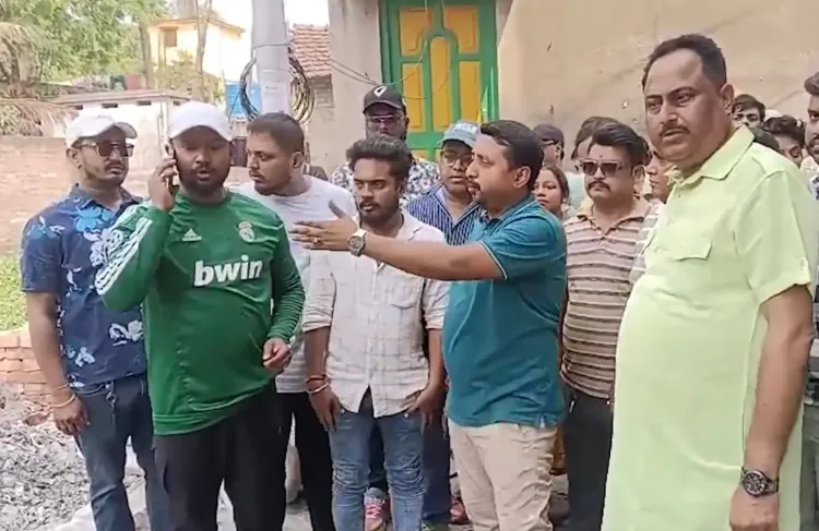 टीएमसी उम्मीदवार कैलाश मिश्रा को चुनाव प्रचार के पहले दिन जनता का विरोध