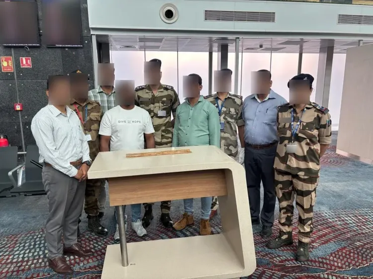 बेंगलुरु एयरपोर्ट पर सीआईएसएफ की बड़ी कार्रवाई: कपड़ों में सिला 260 ग्राम सोने जैसा पाउडर जब्त, दो यात्री पकड़े