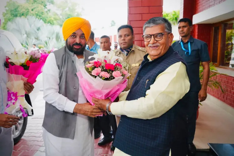 CM Bhagwant Mann Meets Punjab Governor Kataria at Raj Bhavan