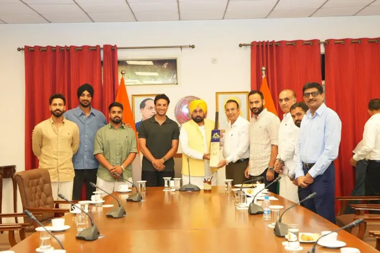 CM Bhagwant Mann meets Sher-E-Punjab T20 Cup players