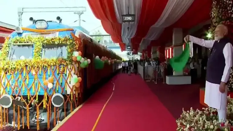 CM Bhupendra Patel Hails India's First Hydrogen Train Flag-Off