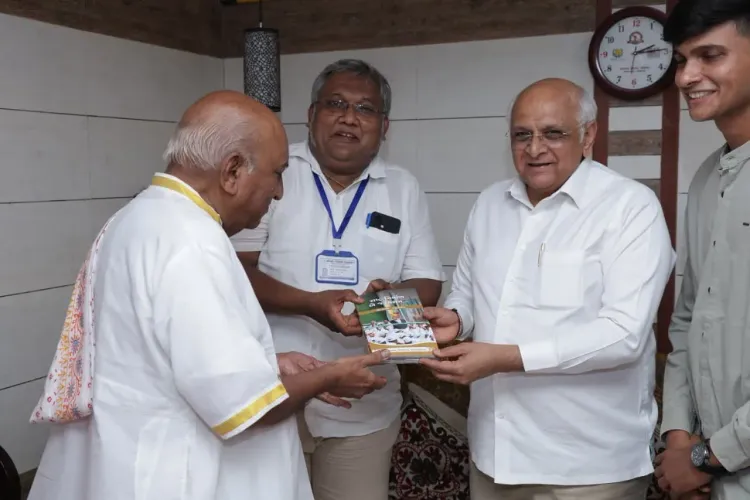 CM Bhupendra Patel Meets Bharuch Welfare Workers, Reviews Ayushman Bharat Impact