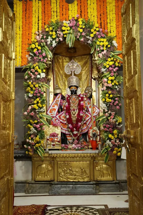 CM Bhupendra Patel Offers Prayers at Shamalaji Temple on Guru Purnima