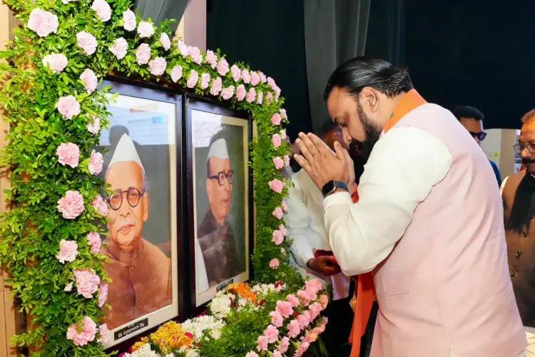 CM Bihar Pays Floral Tribute to Bihar Vibhuti Dr. Anugrah Narayan Singh