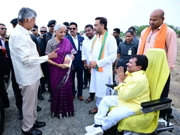 CM Chandrababu, FM Sitharaman Welcomed in Narsaraopet