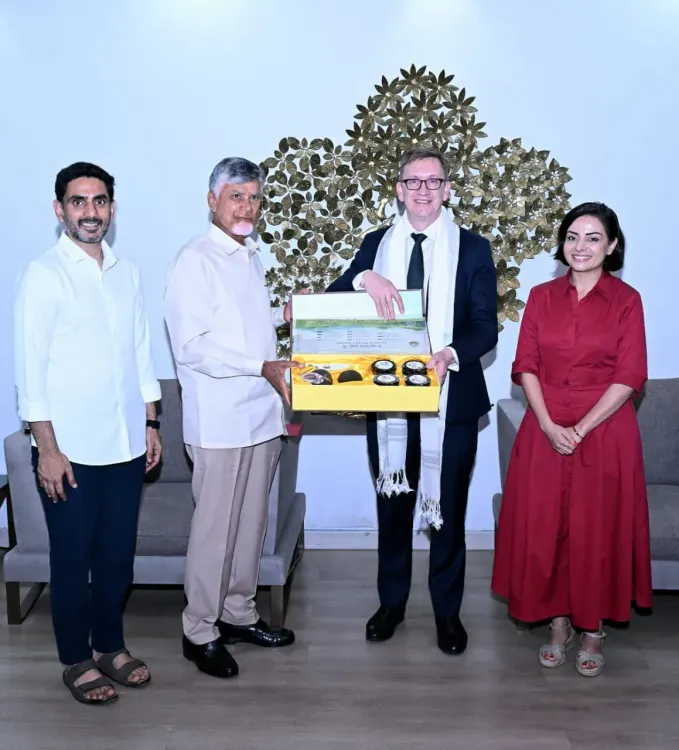 CM Chandrababu Naidu Meets Australian Minister Julian Hill