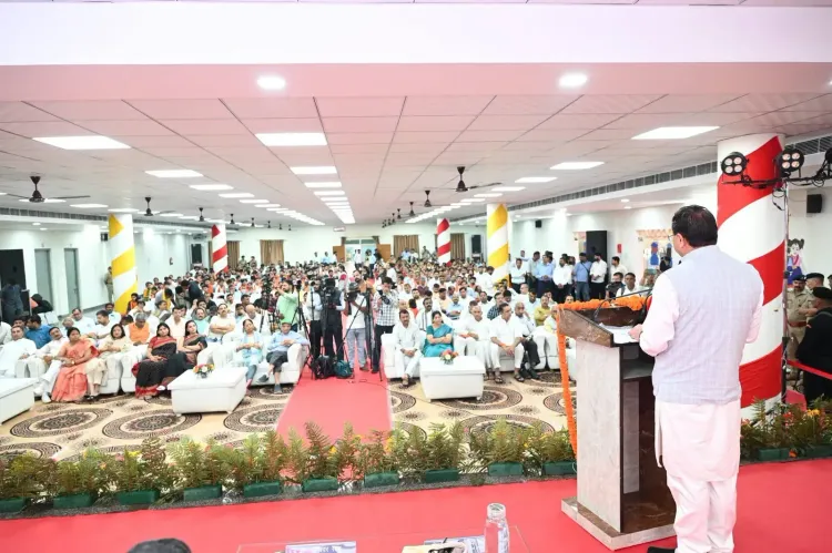 CM Dhami backs Vidya Bharati, pushes NEP with AI focus