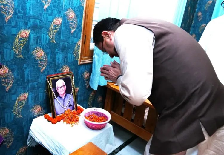 CM Dhami Pays Condolences to Senior Journalist Deepak Farswan