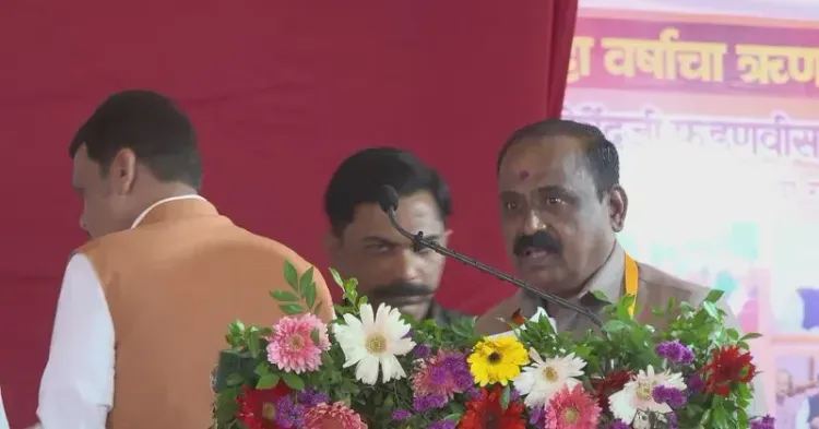 CM Fadnavis at Mathadi workers' meet in Navi Mumbai