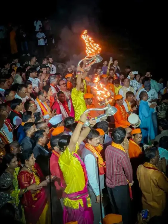 CM Fadnavis brings Kashi's Ganga Aarti to Gadchiroli's Wainganga