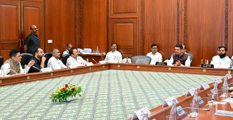 CM Fadnavis Chairs CIDCO-NAINA Village Issues Meeting