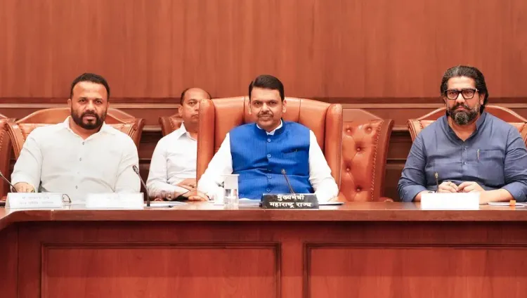 CM Fadnavis Chairs NHAI Flyover Meet for Solapur