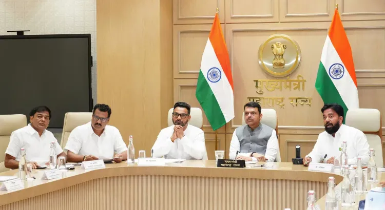 CM Fadnavis Chairs Water Supply Review for Ichalkaranji