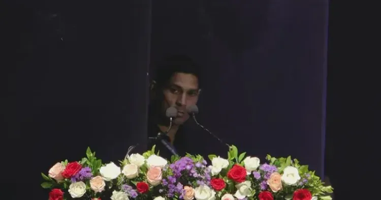 CM Fadnavis flags off free Jaipur Foot camp in Nagpur