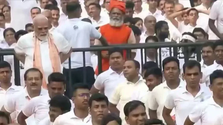 CM Fadnavis Hails PM Modi's Yoga Day Lead at Kolkata