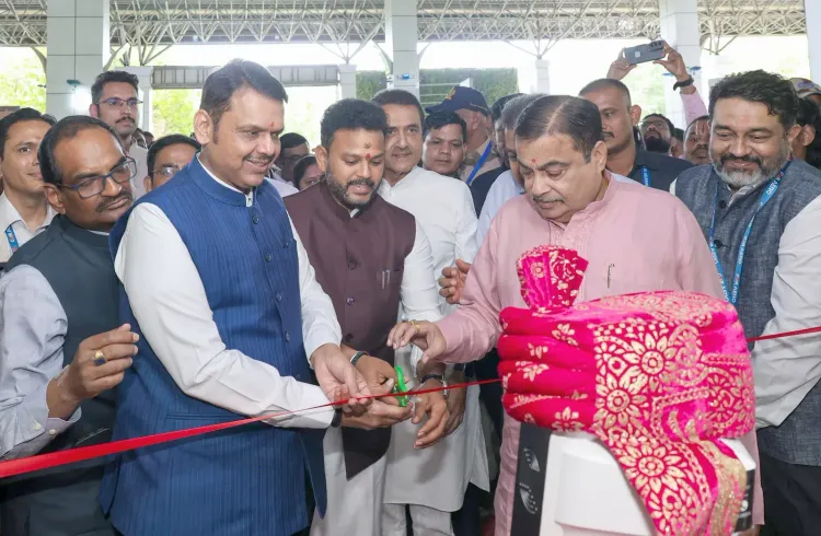 CM Fadnavis hands Nagpur Airport to GMR Airports