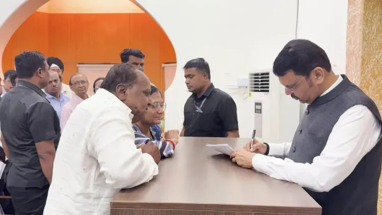 CM Fadnavis Holds Public Outreach in Nagpur, Accepts Citizen Petitions