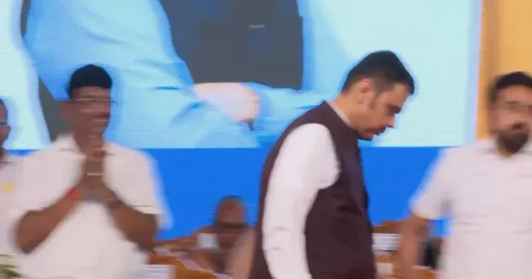 CM Fadnavis inaugurates Ashta edu complex, releases ex-minister's memoir