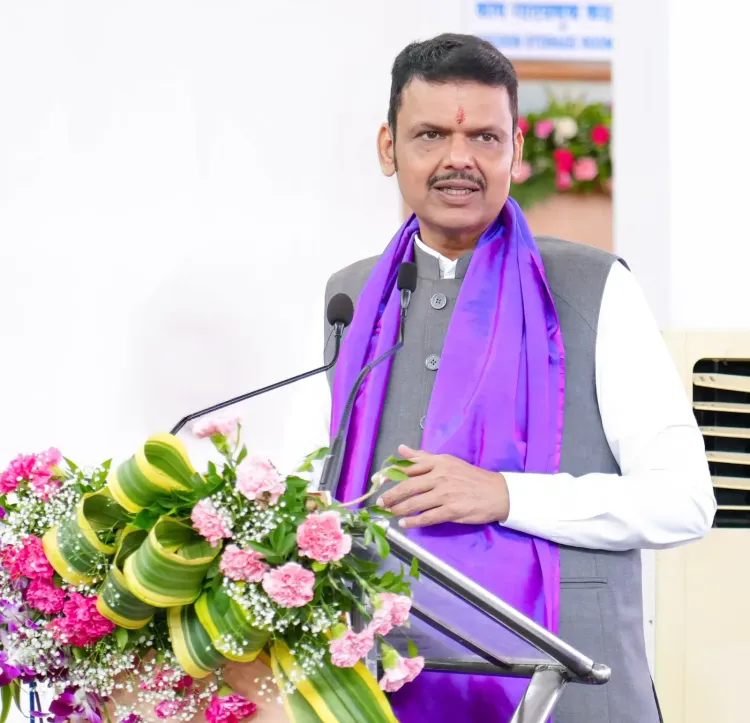 CM Fadnavis Launches Jalna Silk Market, Unveils 'Jalnai' Brand