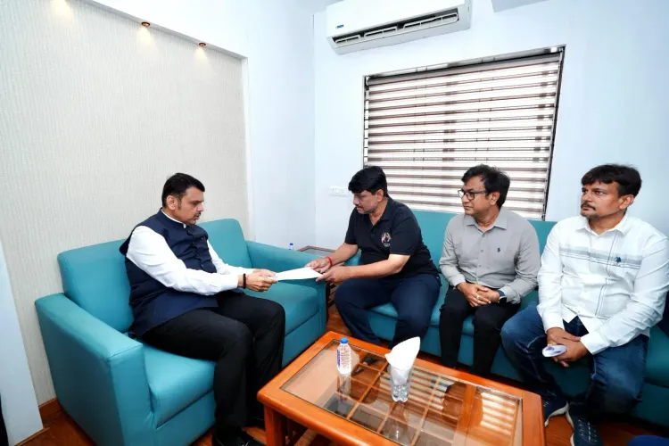CM Fadnavis Meets Ketan Agrawal Murder Case Family, Orders Fast-Track Court