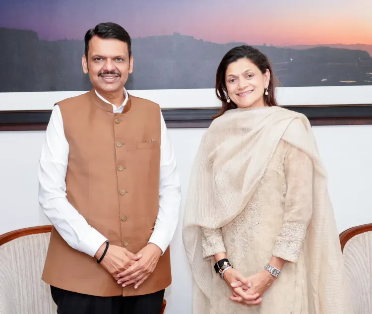 CM Fadnavis meets Neerja Birla on World Mental Health Day