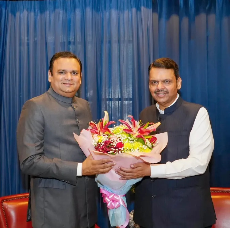 CM Fadnavis Meets Speaker Narwekar on Day 1 of Monsoon Session