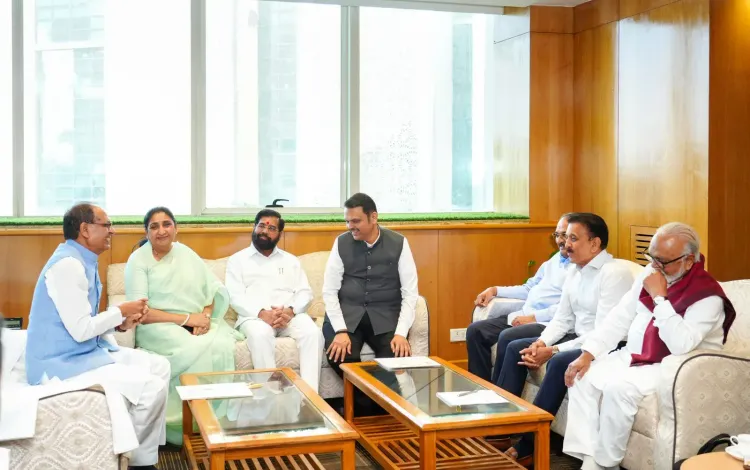 CM Fadnavis Meets Union Minister Chouhan in New Delhi