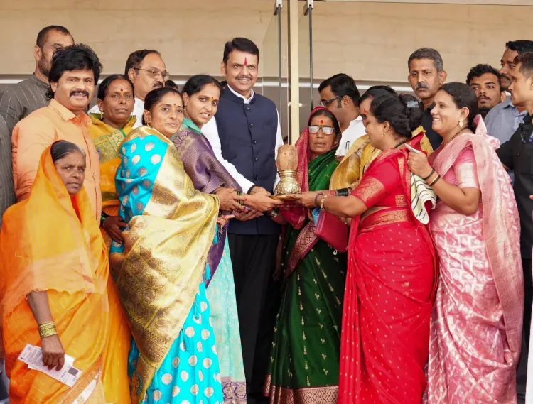 CM Fadnavis Meets Women Farmers Backing Historic 2026 Bill
