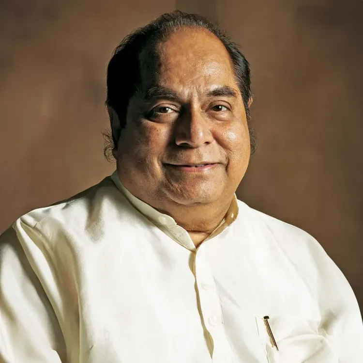 CM Fadnavis mourns passing of Padma Shri Dr. D.Y. Patil
