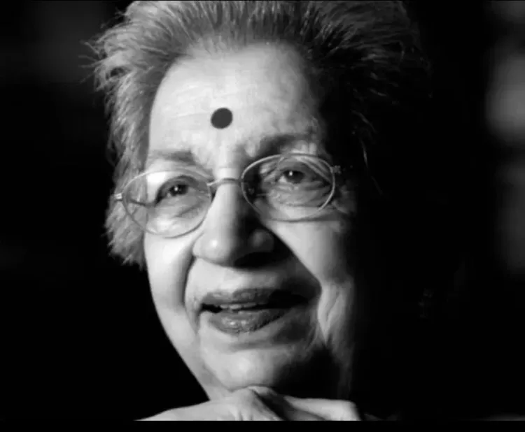 CM Fadnavis mourns Vijaya Mehta, Marathi theatre legend